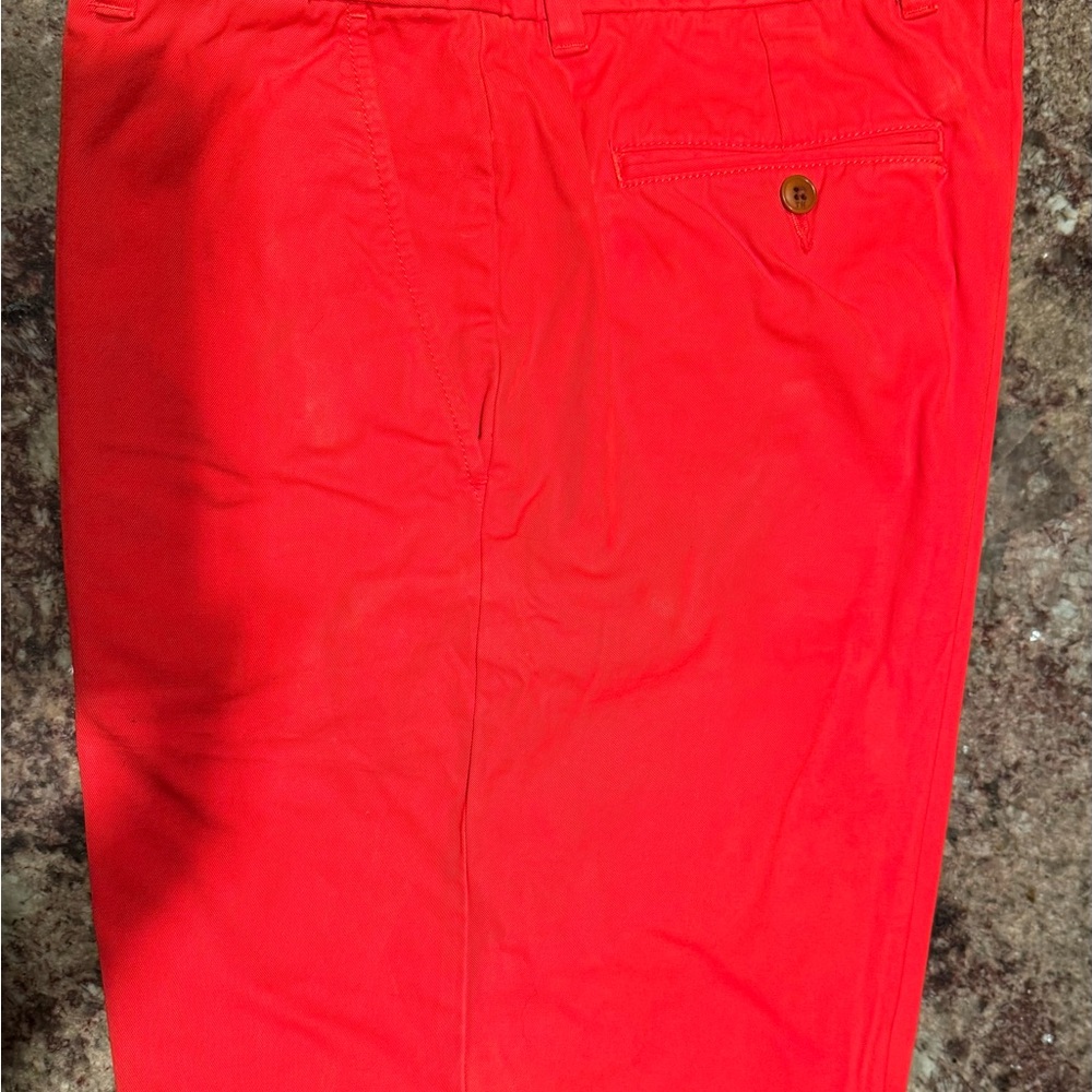 Tommy Hilfiger Men's Classic Fit Tomato Red Shorts - Picture 2 of 5